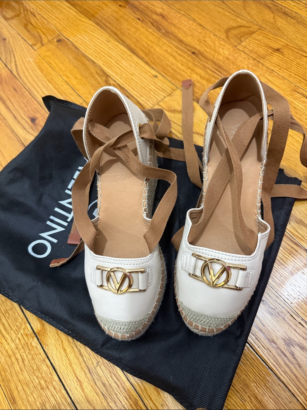 Valentino Garavani Ivory Espadrille Lace-Up espadrille platform. Size 37
